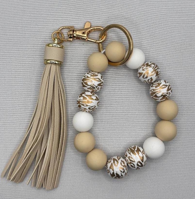 Wristlet Keychain, wristlet, Keychain, Stocking Stuffer, Gift, Silicone wristlet, Silicone bracelet, key holder, bead keychain, bead